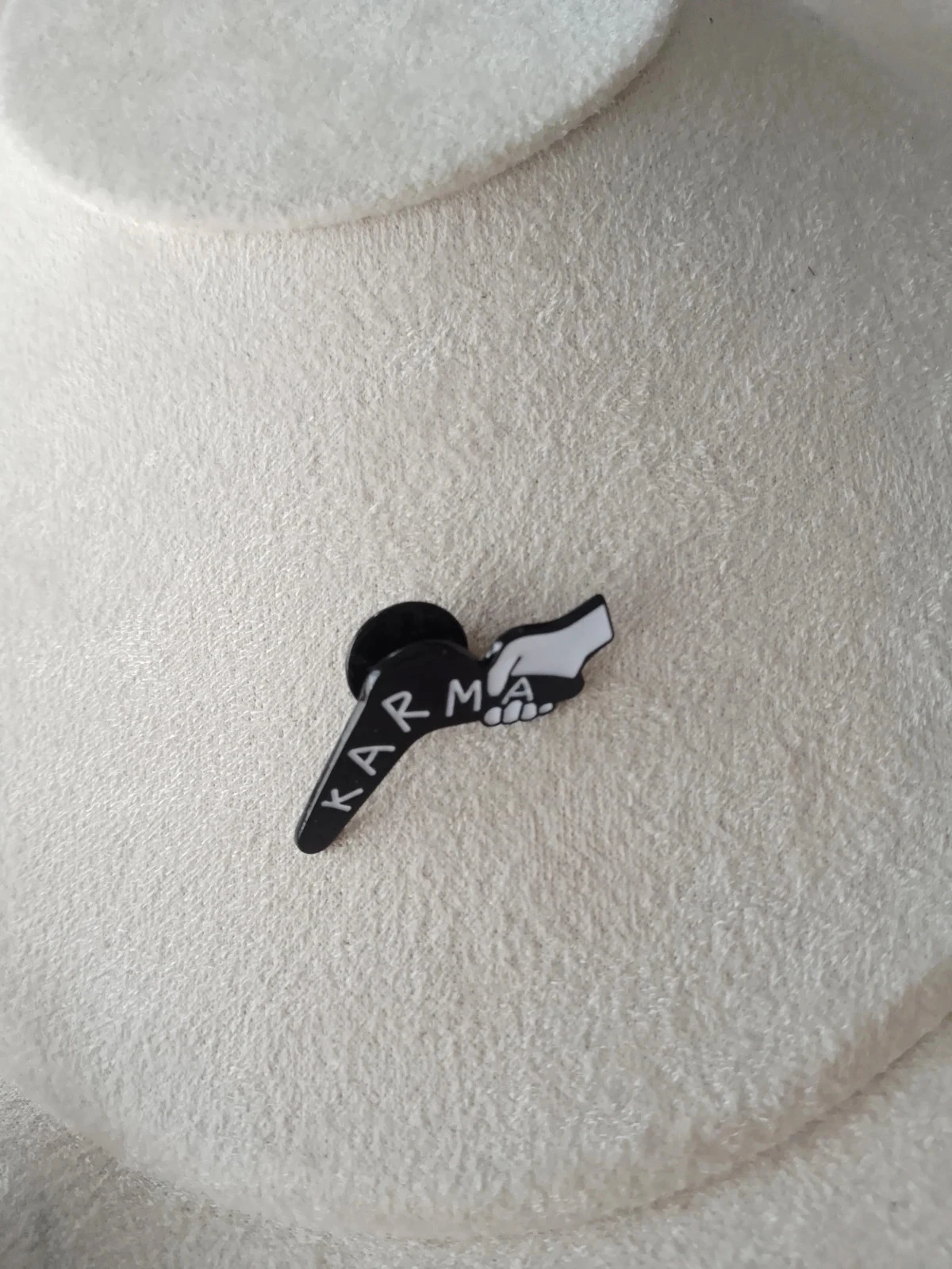 broche pin's boomerang karma – photo 2